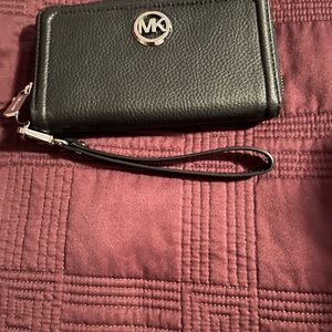 NWOT Black Michael Kors wristlet.